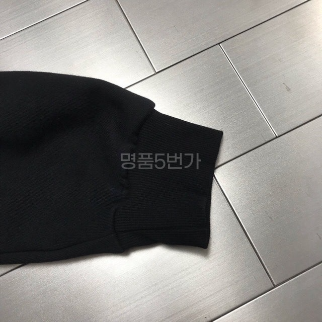 발렌시아가 액티브웨어 체스트 로고 맨투맨 상품 이미지 11